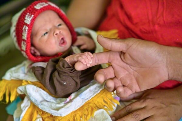 Những biểu hiện lúc mới chào đời cho thấy con bạn là đứa trẻ thông minh 37 Những biểu hiện lúc mới chào đời cho thấy con bạn là đứa trẻ thông minh 9