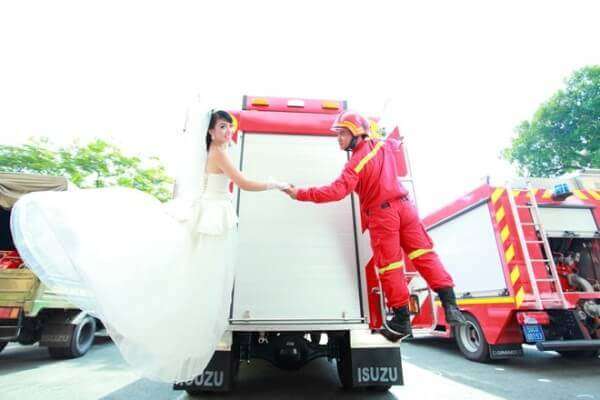 Những bộ ảnh cưới độc, lạ của giới trẻ Việt 80 Những bộ ảnh cưới độc, lạ của giới trẻ Việt 52