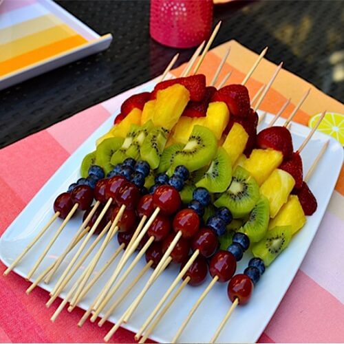 Những cách trang trí đĩa trái cây đẹp, đơn giản cho người vụng về 45 Những cách trang trí đĩa trái cây đẹp, đơn giản cho người vụng về 17