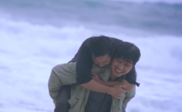 -nhung-clip-cuc-cam-dong-ve-gia-dinh-dip-tet-at-mui
