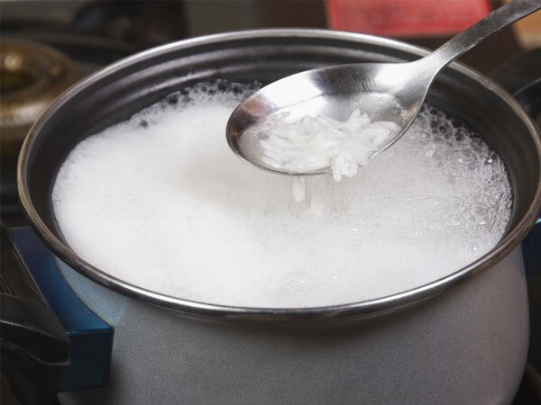 Những công dụng ít biết của nước cơm mẹ không nên bỏ qua 33 nuoc-com