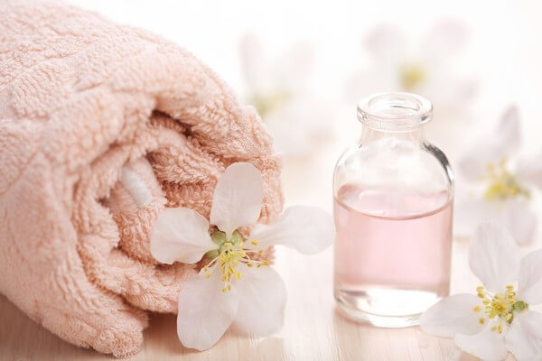 dầu dưỡng ẩm em bé