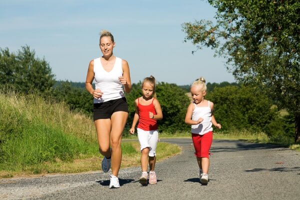 Những điều bố mẹ nhất định phải làm cùng con mỗi ngày 11