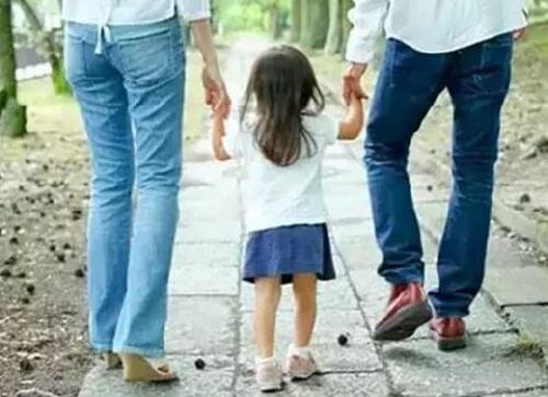Những điều cấm kị khi dắt trẻ nhỏ không phải ai cũng chú ý 43 dieu-cam-ki-khi-dat-tre-nho-khong-phai-ai-cung-chu-y