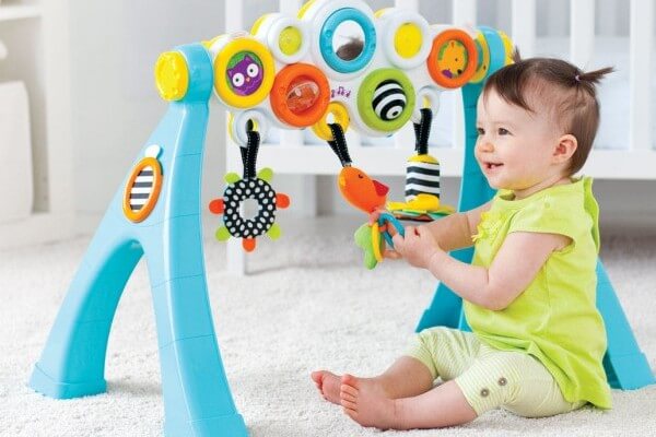 Những hoạt động tăng cường phát triển nhận thức cho trẻ từ 3 - 6 tháng tuổi 38 Những hoạt động tăng cường phát triển nhận thức cho trẻ từ 3 - 6 tháng tuổi 10