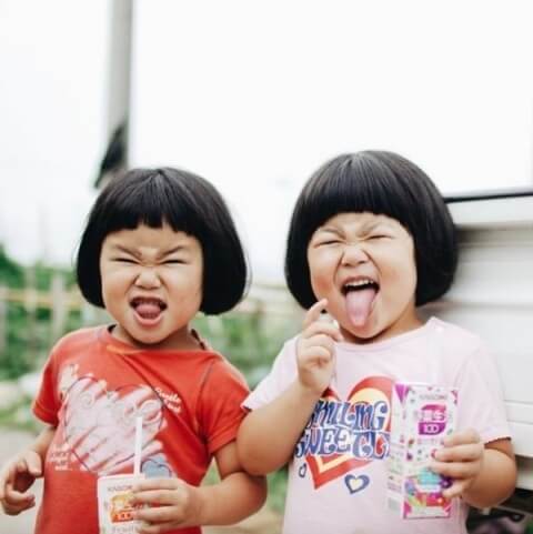 Những khoảnh khắc ngẫu hứng của cặp song sinh người Nhật qua ống kính của bố 55 nhung-khoanh-khac-ngau-hung-cua-cap-song-sinh-nguoi-nhat-qua-ong-kinh-cua-bo