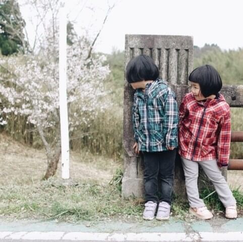 Những khoảnh khắc ngẫu hứng của cặp song sinh người Nhật qua ống kính của bố 56 nhung-khoanh-khac-ngau-hung-cua-cap-song-sinh-nguoi-nhat-qua-ong-kinh-cua-bo