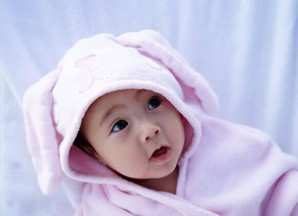 Những khoảnh khắc ngọt lịm của hoa hậu Hà Kiều Anh bên con gái út 46 Những khoảnh khắc ngọt lịm của hoa hậu Hà Kiều Anh bên con gái út 18
