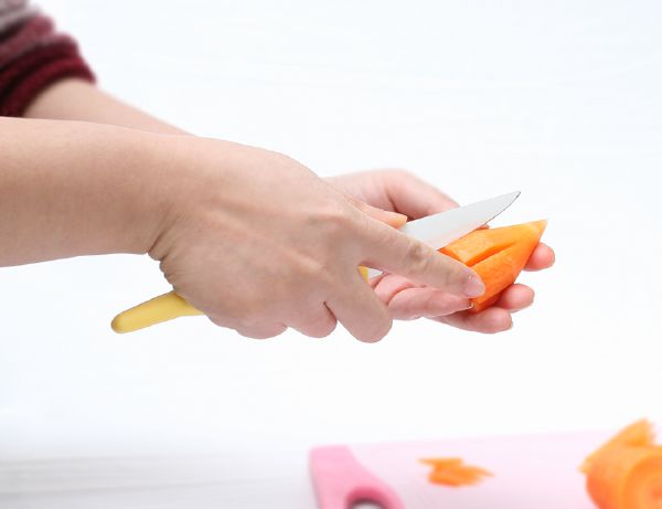 Những mẹo nhà bếp cực hay mẹ nhất định phải biết 37 giup dao khong dao