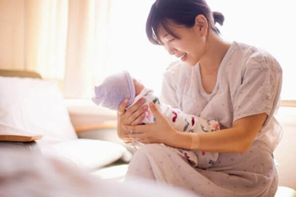 Những nỗi khổ khó nói của các bà mẹ chăm con nhỏ 9