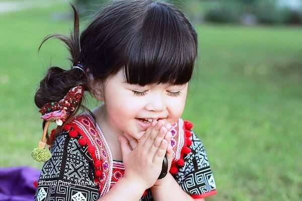 Những "thiên thần nhí" siêu đáng yêu khi chụp hình 45 Những "thiên thần nhí" siêu đáng yêu khi chụp hình 26