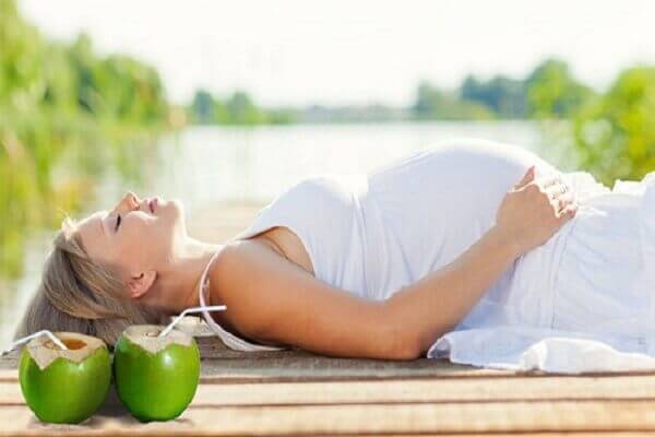 Những thời điểm không nên uống nước dừa 37 thai 3 tháng đầu không nên uống nước dừa