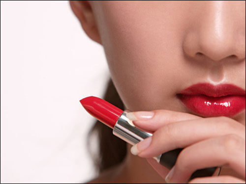 Nói lời tạm biệt với 8 cách làm đẹp này khi mang thai 38 son-moi