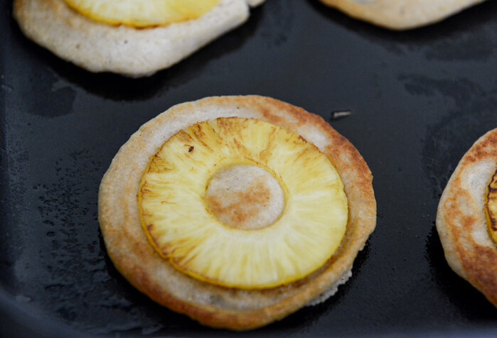 Nóng hổi bánh pancake chuối cho bữa sáng thật đủ chất 53 Nóng hổi bánh pancake chuối cho bữa sáng thật đủ chất 25