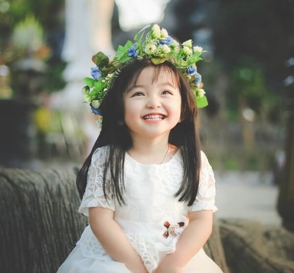 Nụ cười hồn nhiên của "thiên sứ áo trắng" 3 tuổi gây sốt cộng đồng mạng 57 nu-cuoi-hon-nhien-cua-thien-su-ao-trang-3-tuoi-gay-sot-cong-dong-mang