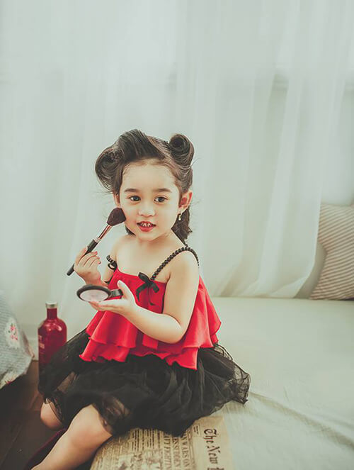 Phiên bản nhí Audrey Hepburn ở Nghệ An khiến các mẹ mê mẩn 61 Phiên bản nhí Audrey Hepburn ở Nghệ An khiến các mẹ mê mẩn 33