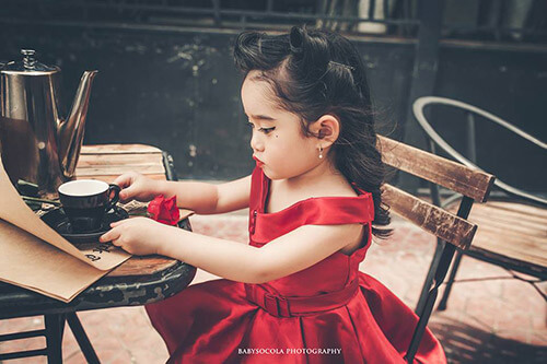 Phiên bản nhí Audrey Hepburn ở Nghệ An khiến các mẹ mê mẩn 63 Phiên bản nhí Audrey Hepburn ở Nghệ An khiến các mẹ mê mẩn 35