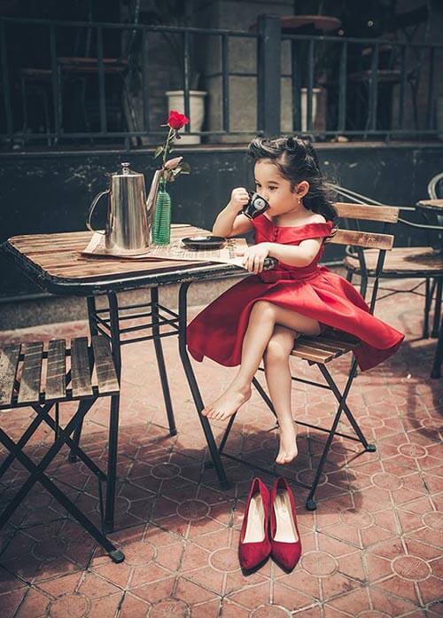 Phiên bản nhí Audrey Hepburn ở Nghệ An khiến các mẹ mê mẩn 64 Phiên bản nhí Audrey Hepburn ở Nghệ An khiến các mẹ mê mẩn 36