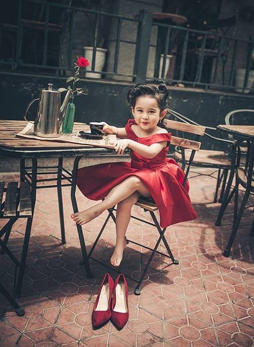 Phiên bản nhí Audrey Hepburn ở Nghệ An khiến các mẹ mê mẩn 65 Phiên bản nhí Audrey Hepburn ở Nghệ An khiến các mẹ mê mẩn 37