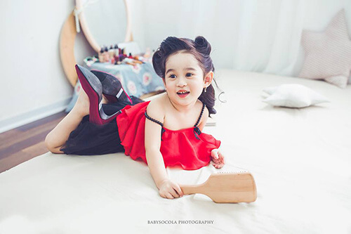 Phiên bản nhí Audrey Hepburn ở Nghệ An khiến các mẹ mê mẩn 60 Phiên bản nhí Audrey Hepburn ở Nghệ An khiến các mẹ mê mẩn 32