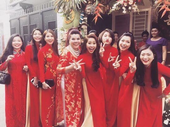 Sốc với đội bưng quả "bá đạo" trong đám cưới Lương Thế Thành - Thúy Diễm 61 Sốc với đội bưng quả "bá đạo" trong đám cưới Lương Thế Thành - Thúy Diễm 33