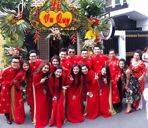 Sốc với đội bưng quả "bá đạo" trong đám cưới Lương Thế Thành - Thúy Diễm 65 Sốc với đội bưng quả "bá đạo" trong đám cưới Lương Thế Thành - Thúy Diễm 37