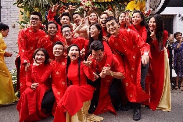 Sốc với đội bưng quả "bá đạo" trong đám cưới Lương Thế Thành - Thúy Diễm 66 Sốc với đội bưng quả "bá đạo" trong đám cưới Lương Thế Thành - Thúy Diễm 38