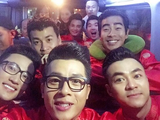 Sốc với đội bưng quả "bá đạo" trong đám cưới Lương Thế Thành - Thúy Diễm 53 Sốc với đội bưng quả "bá đạo" trong đám cưới Lương Thế Thành - Thúy Diễm 25
