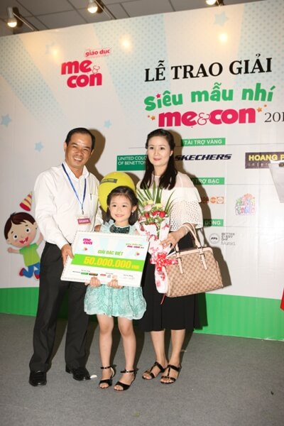 soi-noi-buoi-le-trao-giai-cuoc-thi-sieu-mau-nhi-me-con-2015