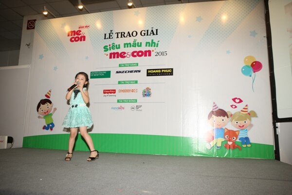 soi-noi-buoi-le-trao-giai-cuoc-thi-sieu-mau-nhi-me-con-2015