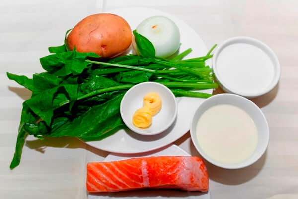 Súp khoai tây cá hồi và bó xôi bổ dưỡng cho con 38 sup-khoai-tay-ca-hoi-va-bo-xoi-bo-duong-cho-con