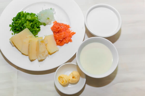 Súp khoai tây cá hồi và bó xôi bổ dưỡng cho con 39 sup-khoai-tay-ca-hoi-va-bo-xoi-bo-duong-cho-con