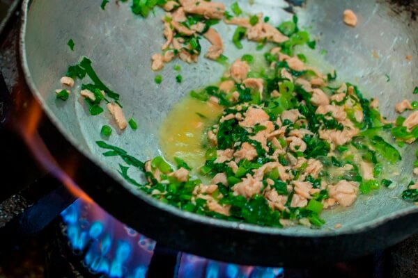 Súp khoai tây cá hồi và bó xôi bổ dưỡng cho con 40 sup-khoai-tay-ca-hoi-va-bo-xoi-bo-duong-cho-con