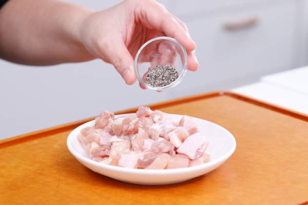 Súp thịt gà nấm rơm ngọt thơm khó cưỡng 54 Súp thịt gà nấm rơm3