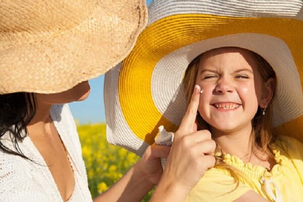 Tất tần tật những cách chống cảm nắng cho bé trong ngày hè 39 cn