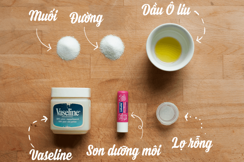 Tẩy tế bào chết cho môi rất dễ chỉ cần đường và muối 38 tay te bao chet cho moi bang duong
