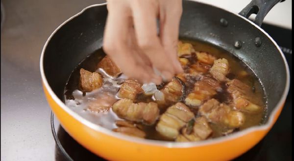 Thịt ba chỉ om thơm nức đậm đà 50 Thịt ba chỉ om thơm nức đậm đà 12
