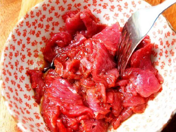 Thịt bò xào bông cải sốt dầu hào, tuy quen mà lạ 19