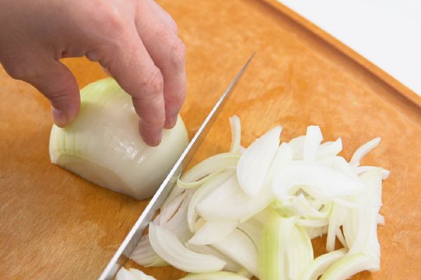 Thịt bò xào hành tây sốt XO mềm ngon nóng hổi 51 thái hành tây