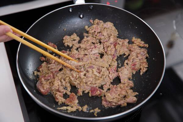 Thịt bò xào hành tây sốt XO mềm ngon nóng hổi 53 xào bò