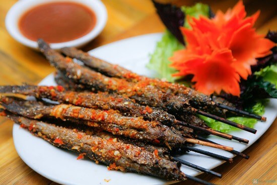 Thịt cuộn rau củ và cá kèo nướng muối ớt cho bữa cơm chiều tròn vị 11