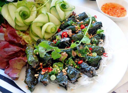 Thịt heo nướng lá lốt thơm lừng cả bếp 42 Thịt heo nướng lá lốt2
