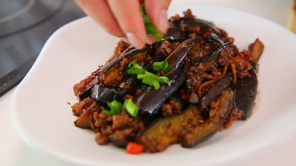 Thơm ngon, lạ miệng với món cà tìm xào thịt băm 50 Thơm ngon, lạ miệng với món cà tìm xào thịt băm 22