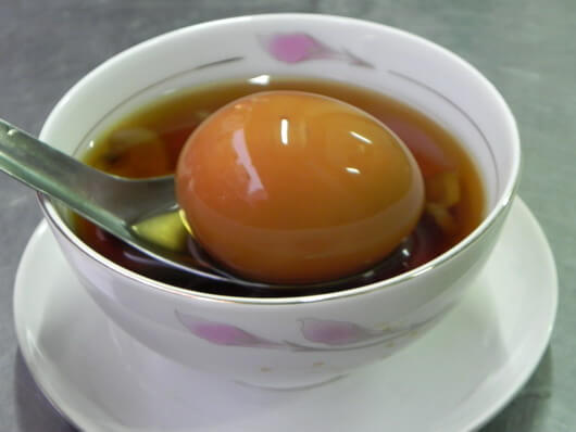 Trứng gà nấu ích mẫu