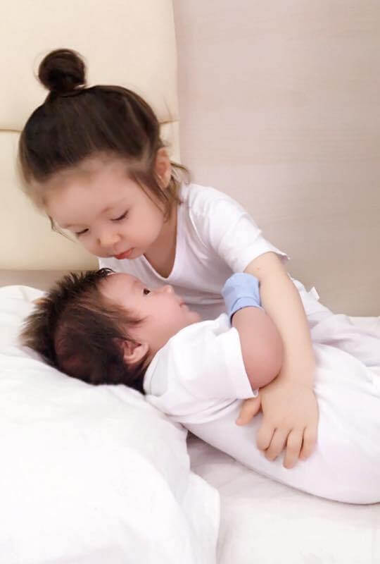 Thực hư việc Elly Trần sinh con thứ hai 38 Thực hư việc Elly Trần sinh con thứ hai 10