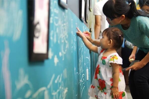 Toa tàu - Nơi trẻ con được là trẻ con và người lớn được quay về những ngày thơ ấu 55 toa-tau-noi-tre-con-duoc-la-tre-con-va-nguoi-lon-duoc-quay-ve-nhung-ngay-tho-au