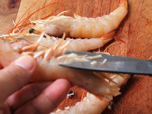 Tôm chiên trứng muối lạ miệng mà ngon 39 Tôm chiên trứng muối lạ miệng mà ngon 11