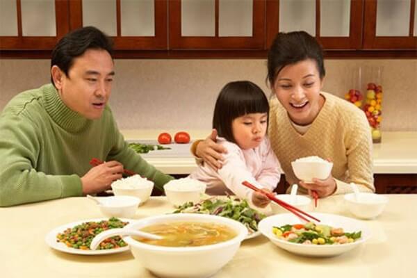 Trẻ em thường bị nôn trớ là do 13 nguyên nhân này 8