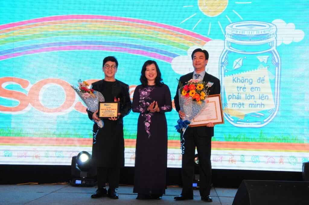 Tri ân những tấm lòng đồng hành cùng SOS Việt Nam 43 Tri ân những tấm lòng đồng hành cùng SOS Việt Nam 15