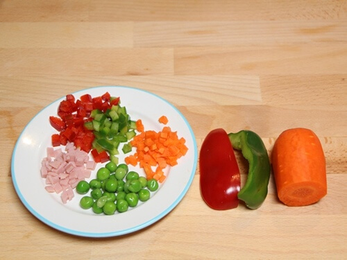 Trứng bọc cơm chiên hình gà cho bé lười ăn 46 Trứng bọc cơm chiên hình gà cho bé lười ăn 18